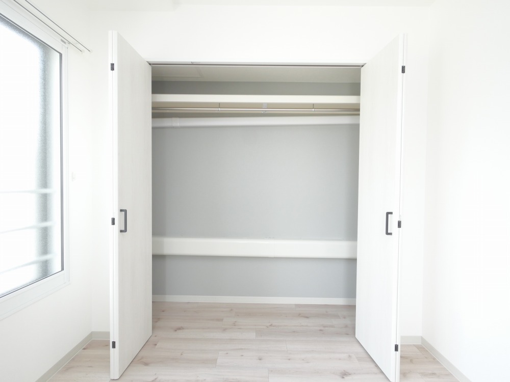収納　壁一面の大型クローゼット付きです！