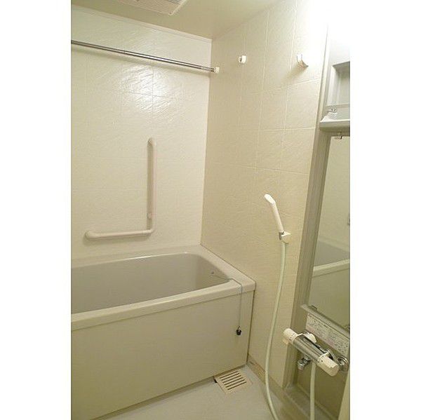 バス・シャワールーム　※別部屋の参考写真です。