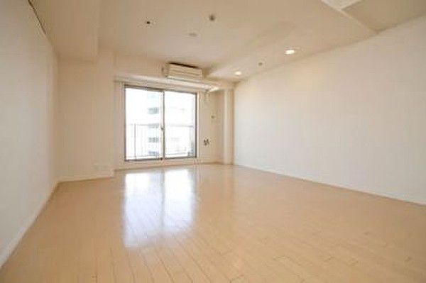 居室・リビング　※別部屋の参考写真です。