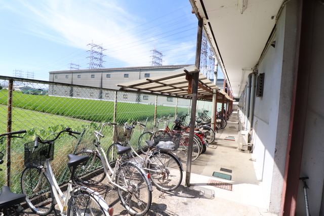 その他共有部分　屋根付き駐輪場