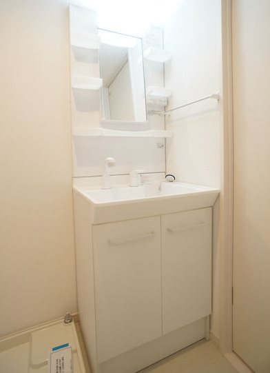 洗面設備　脱衣所　独立洗面台（シャンプードレッサー付）