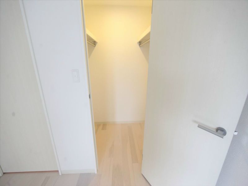 収納　ウォークインクローゼット（収納充実してます）