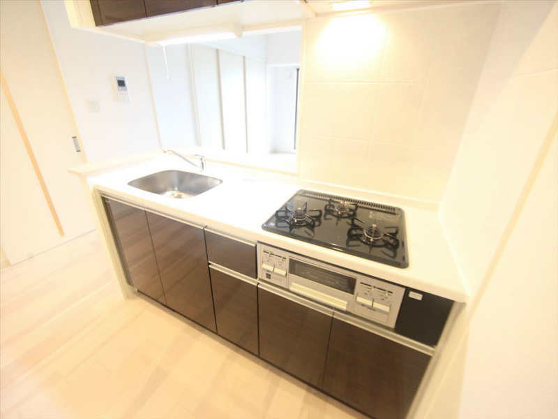 キッチン　カウンターキッチン（ガス3口コンログリル付）