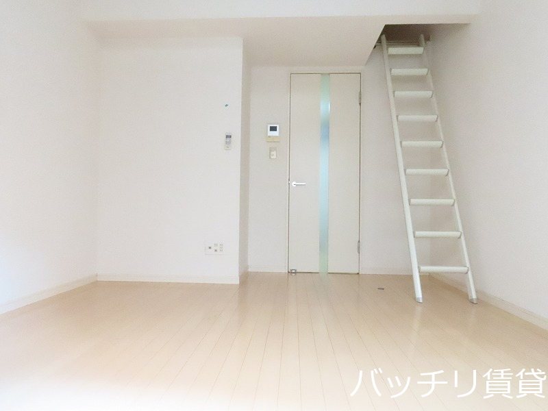 居室・リビング　同型タイプの為、現状を優先いたします。