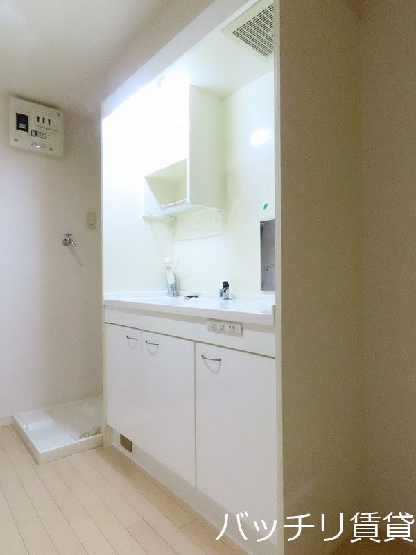 キッチン　同型タイプの為、現状を優先いたします。