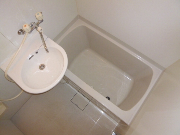 バス・シャワールーム　バストイレ別でおすすめです！