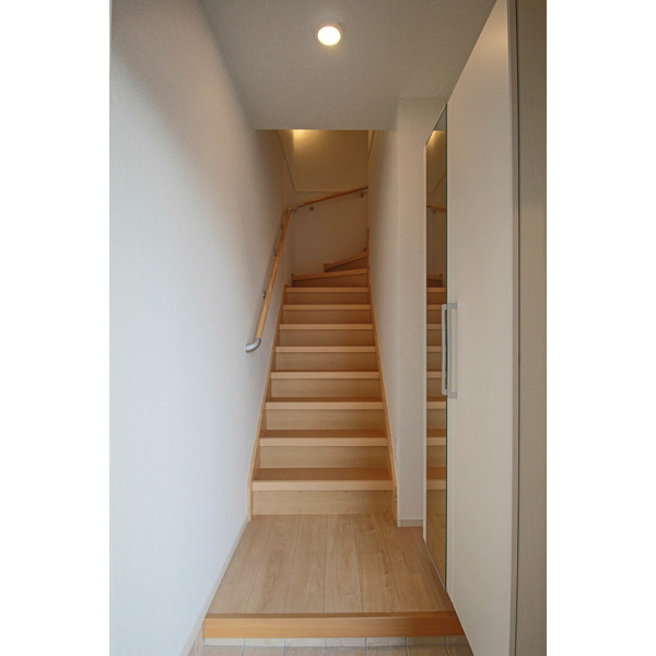 玄関　同じ建物の別の部屋