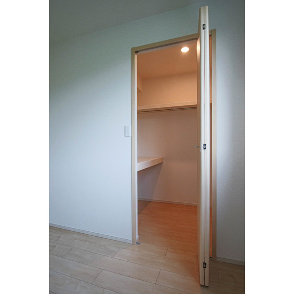 収納　同じ建物の別の部屋