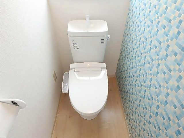 トイレ　ウォシュレット付きトイレです。