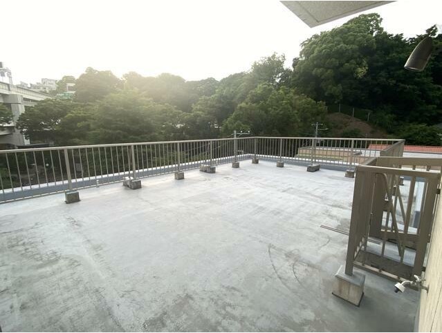 バルコニー　広々としたルーフバルコニー♪