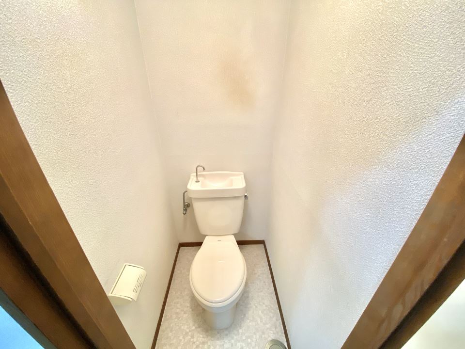 トイレ　床を明るくしました