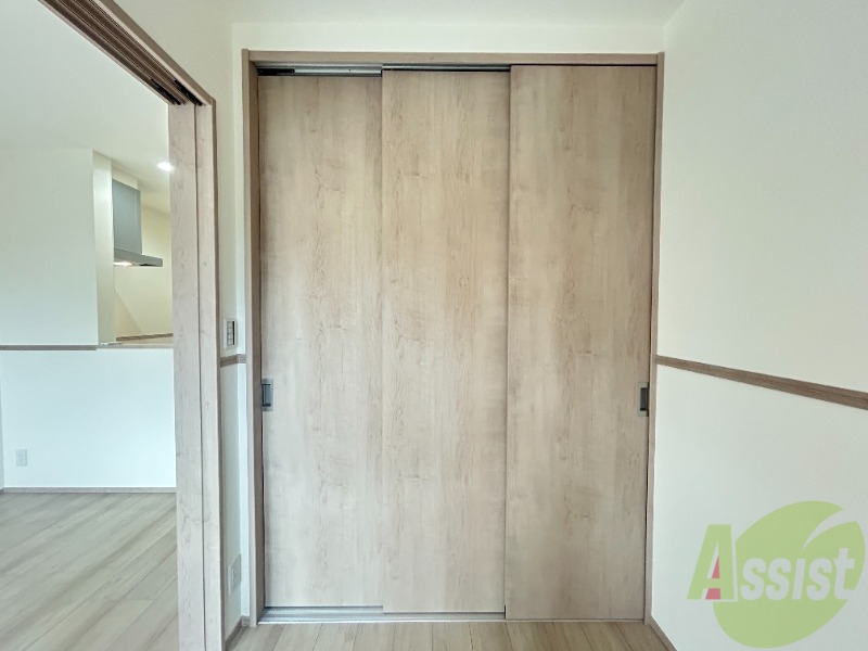 収納　洋室のクローゼット。広さは十分そうです。