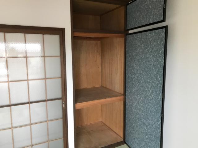 収納　押入