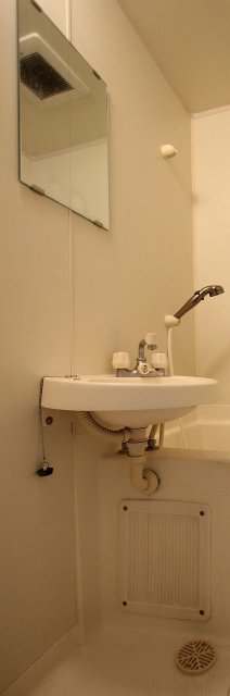 洗面設備　同物件別号室のものです。