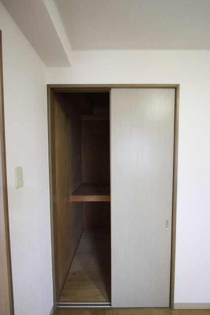 収納　同物件別号室のものです。