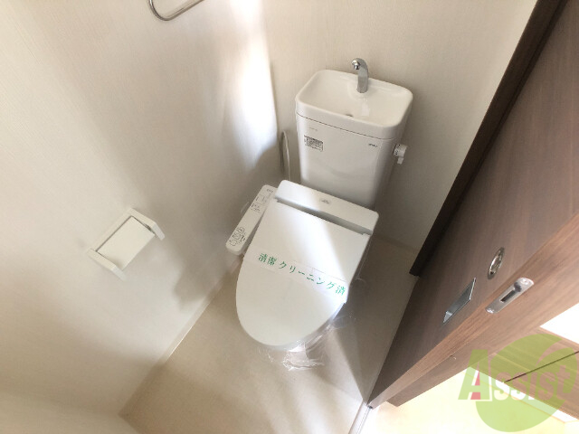 トイレ　トイレは温水洗浄付き。これだけは外せません