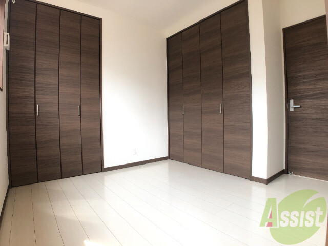 その他部屋・スペース　お部屋は白ベースでシックでレイアウトがしやすそうです。