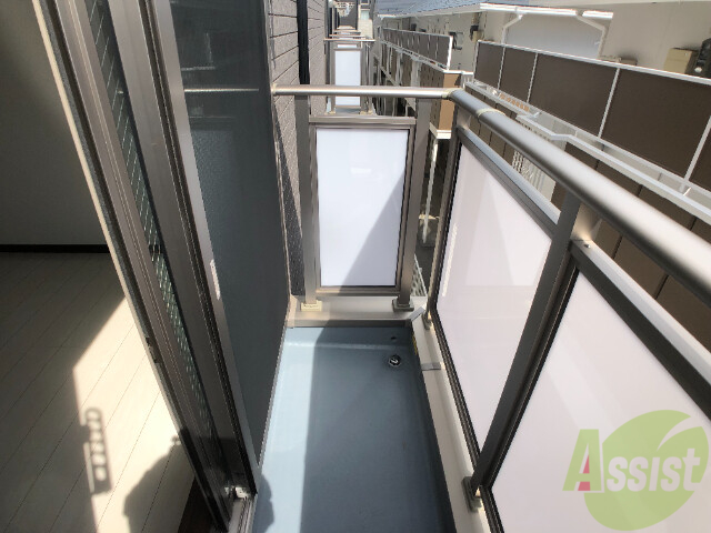 バルコニー　バルコニーもありますので洗濯物を干すのも楽チン。