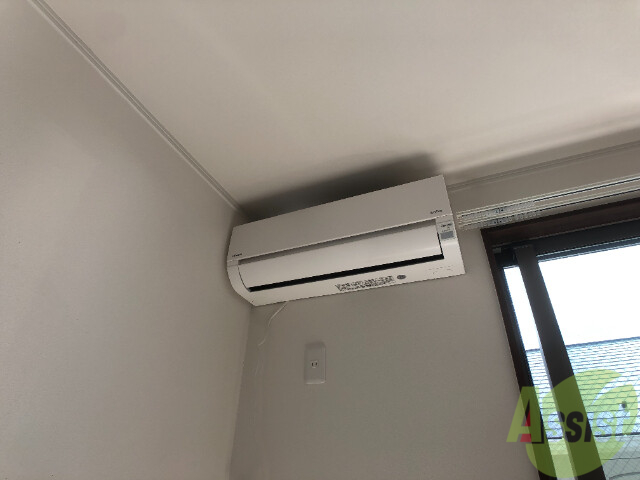 その他設備　ピカピカのエアコンが付いていました。寒暖対策ばっちりですね。