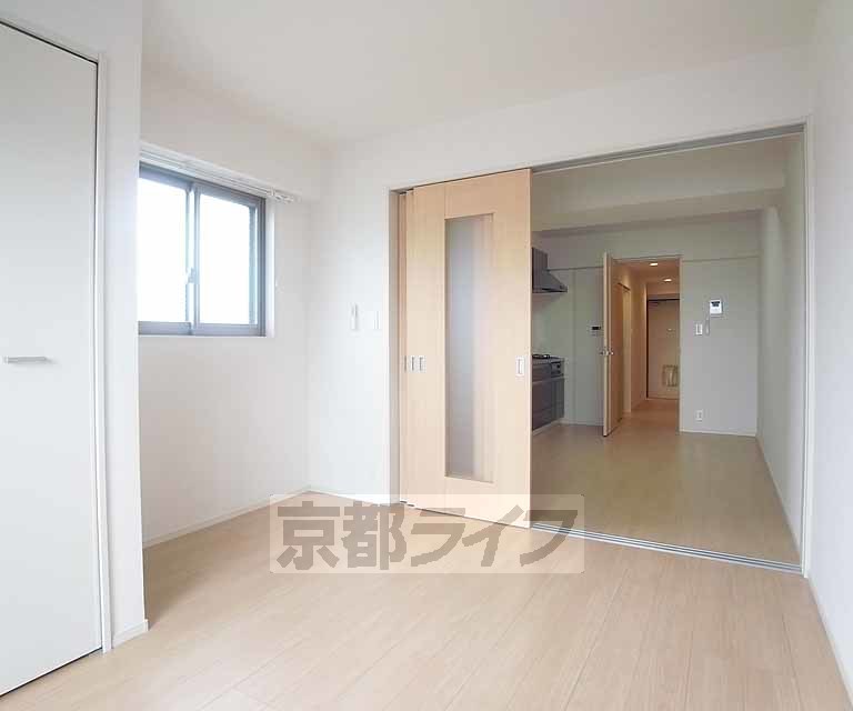 居室・リビング　明るい洋室です。