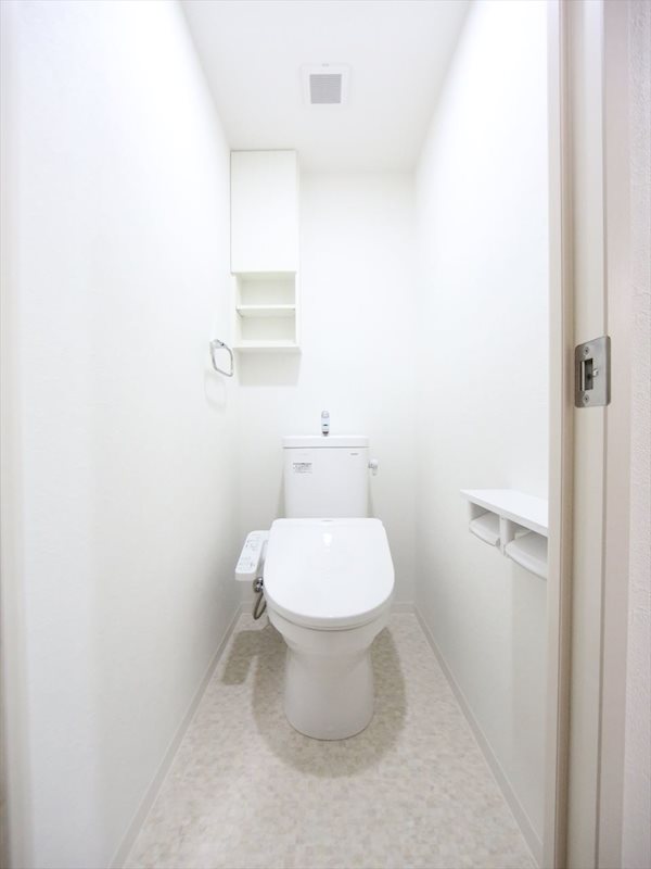 トイレ　温水洗浄暖房便座付トイレ