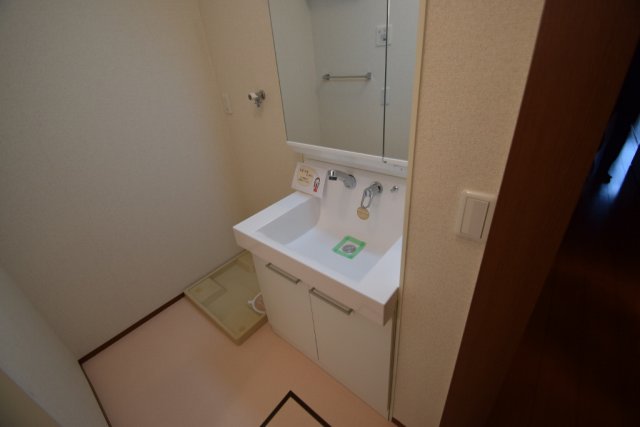 洗面設備　独立洗面台付きです。