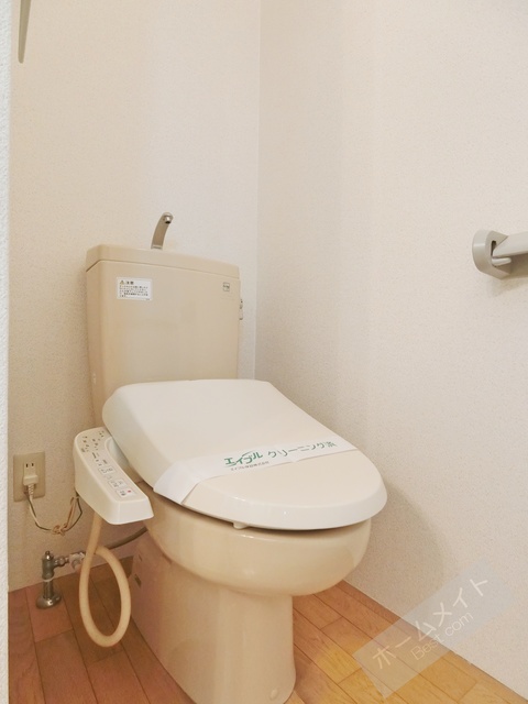 トイレ　温水洗浄便座付き♪