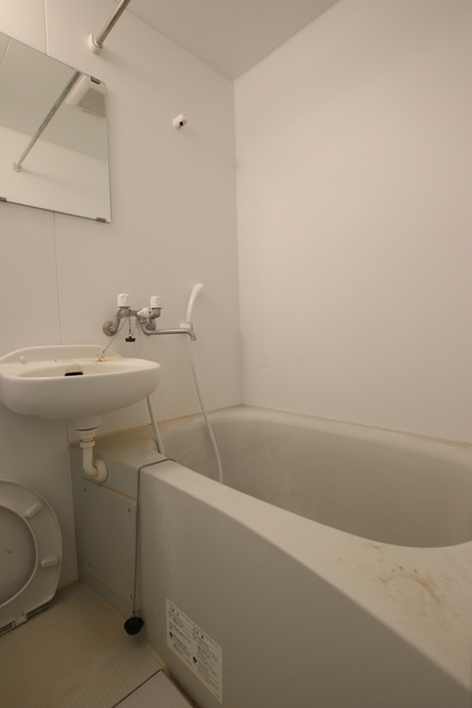 バス・シャワールーム　※クリーニング前のお写真です※