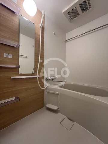 バス・シャワールーム　アドバンス江坂ラシュレ　浴室