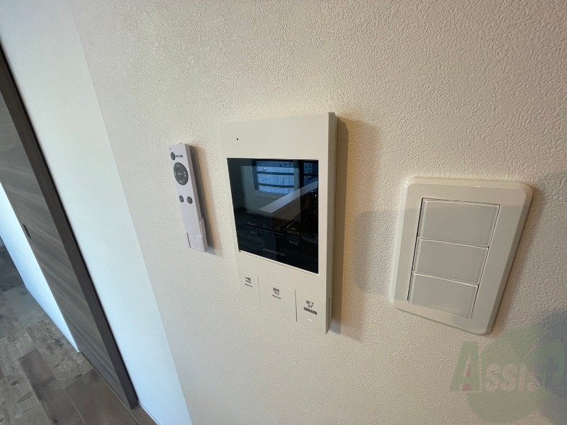 セキュリティ　ＴＶモニター付インターホンです。来客者の顔が見えるので安心！