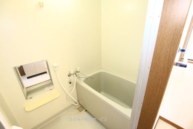 バス・シャワールーム　コンパクトで使いやすいお風呂です 2021年9月19日撮影