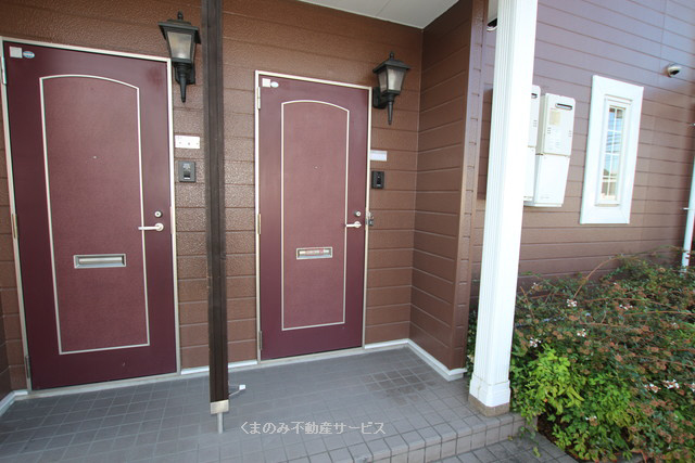 玄関　収納もある玄関です 2021年9月19日撮影