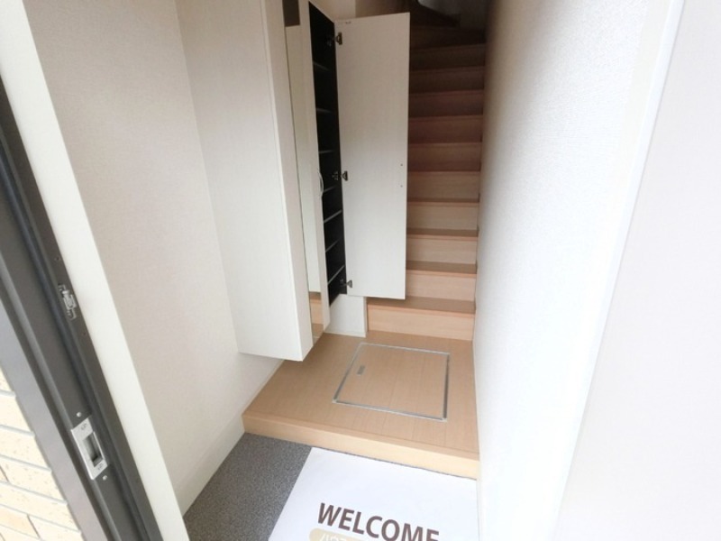 玄関　図面と現状に相違がある場合には現状を優先