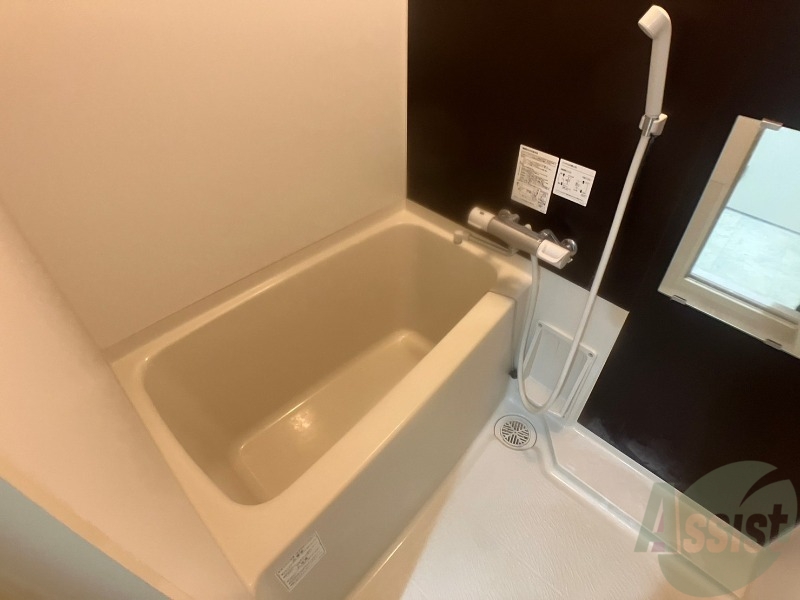 バス・シャワールーム　お風呂になります。一日の疲れを癒してくださいね。