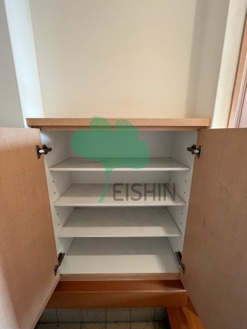 玄関　下駄箱もしっかりついてます！