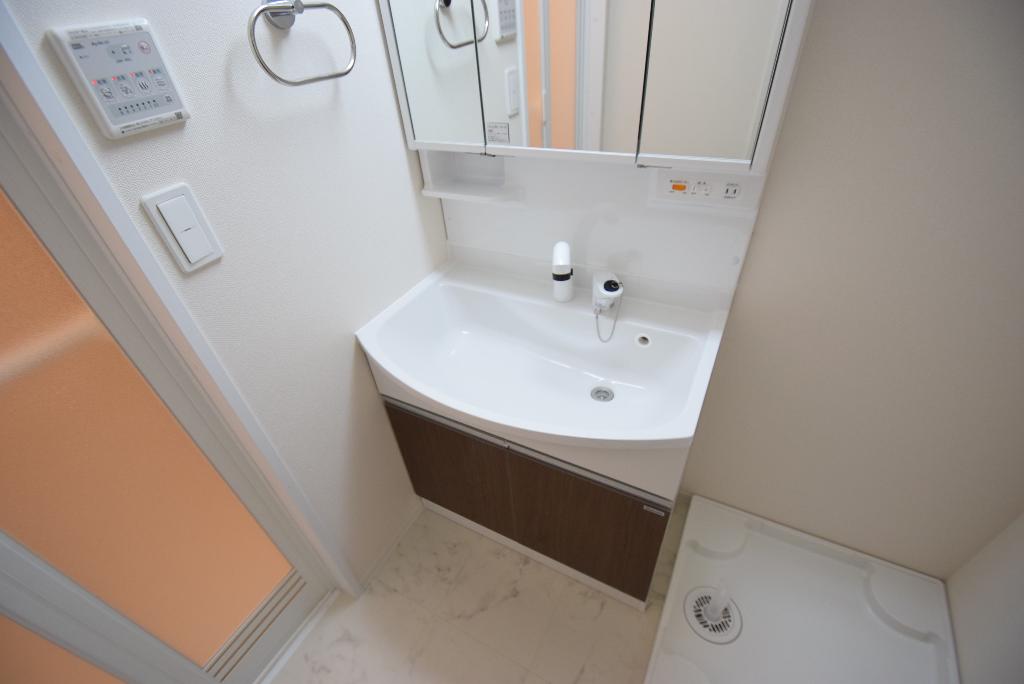 洗面設備　洗髪洗面化粧台