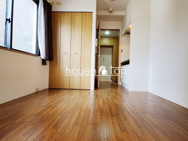 居室・リビング　テーブルが設置可能