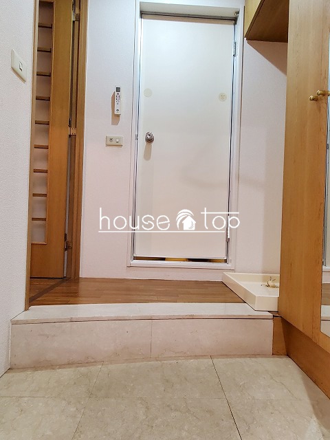 玄関　シューズボックス完備