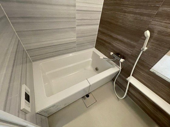 バス・シャワールーム　※別部屋の写真です