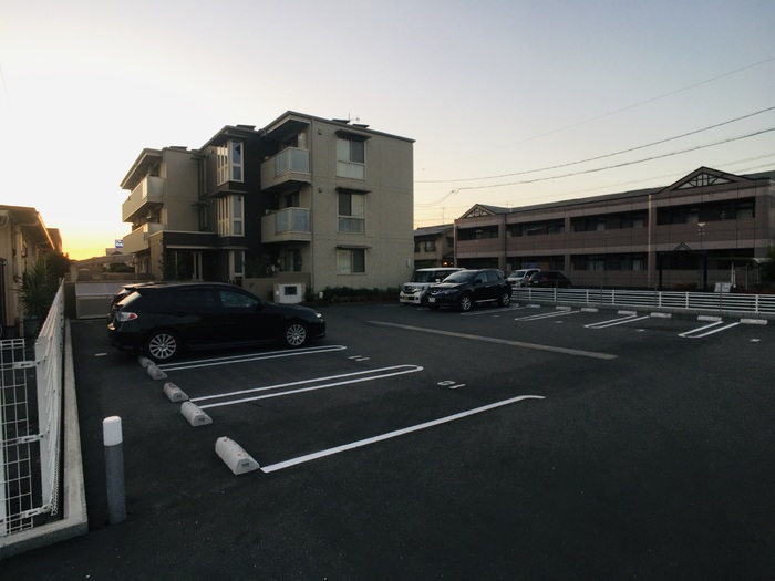 駐車場　駐車場