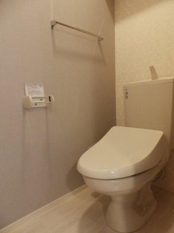 トイレ　温水洗浄暖房便座