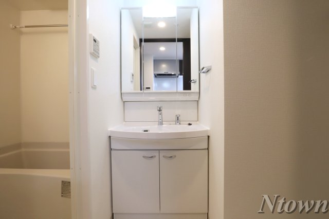 洗面設備　独立洗面台で身支度をすべて済ませてしまいましょう