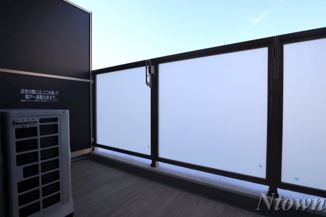 バルコニー　バルコニーからの眺めを楽しみながら食事をしませんか