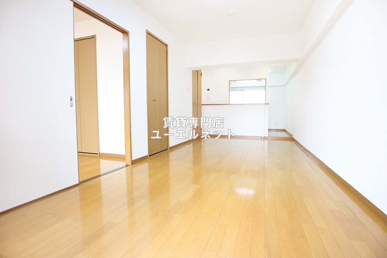 居室・リビング　ゆったりとくつろげる、落ち着きのある居室空間です