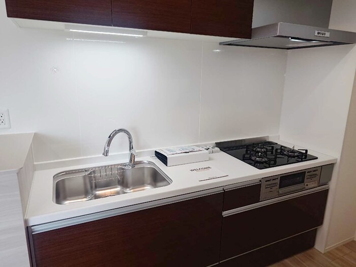 キッチン　3口コンロ・グリル付きです★