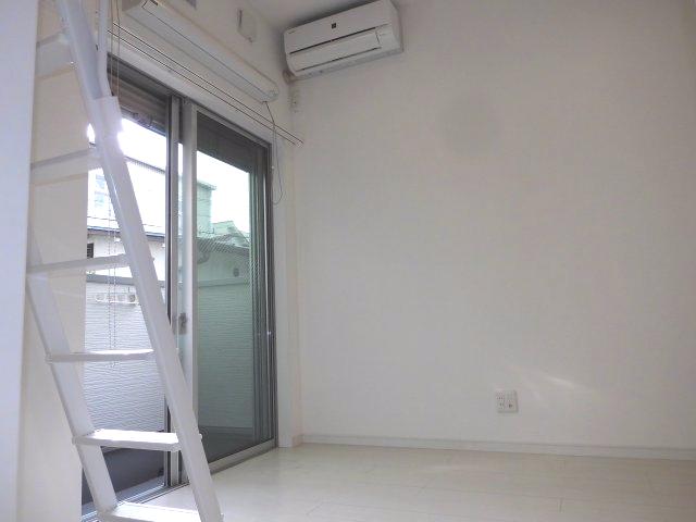 居室・リビング　エアコン付きで初期費用を抑えたい方にもおすすめです。