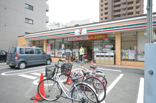 コンビニ　セブンイレブン広島舟入幸町東店（コンビニ）まで295m