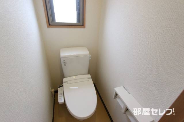 トイレ　ウォシュレットも付いています