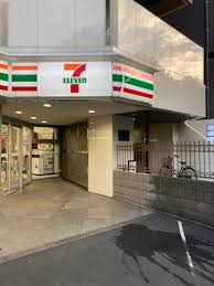 コンビニ　セブンイレブン 中野本町3丁目店（コンビニ）まで162m