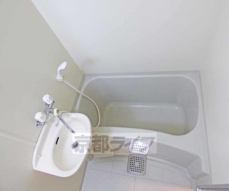 バス・シャワールーム　綺麗なキッチンです。